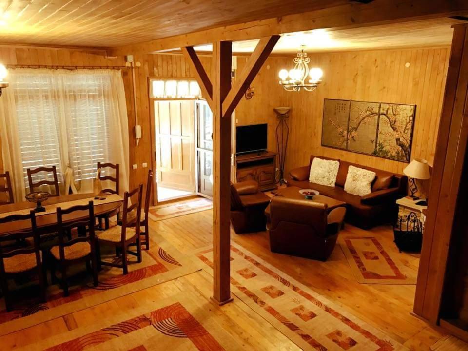 Casa De Vacanta Caciulata Exterior photo